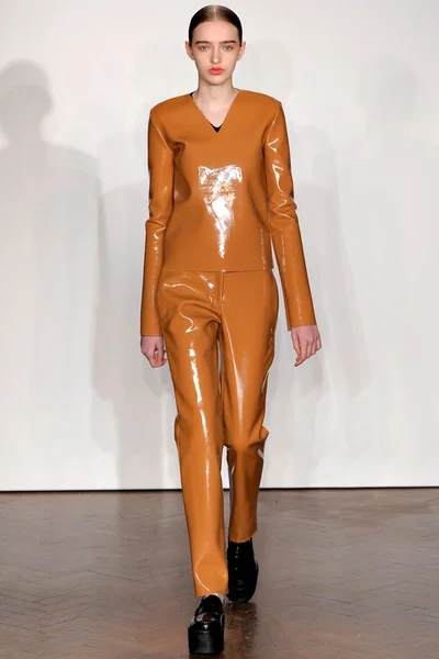 Look 13